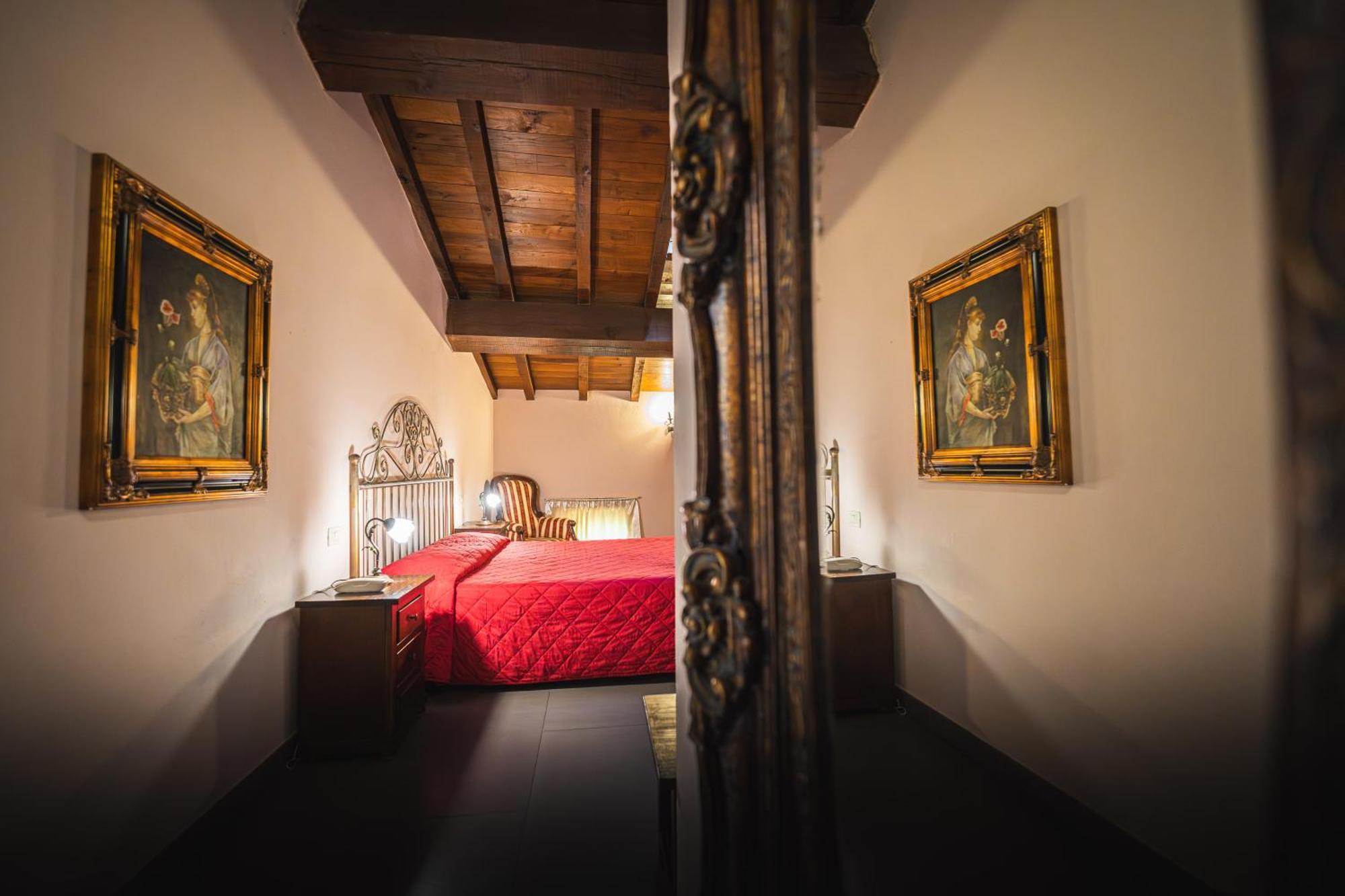 Hotel La Tavola Rotonda Cortemaggiore Exteriör bild