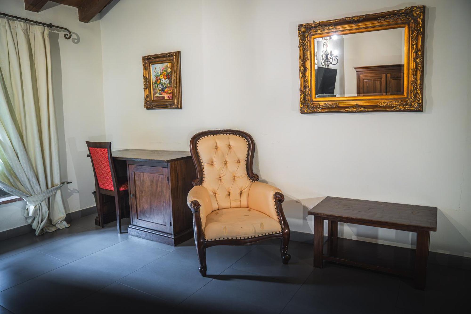 Hotel La Tavola Rotonda Cortemaggiore Rum bild